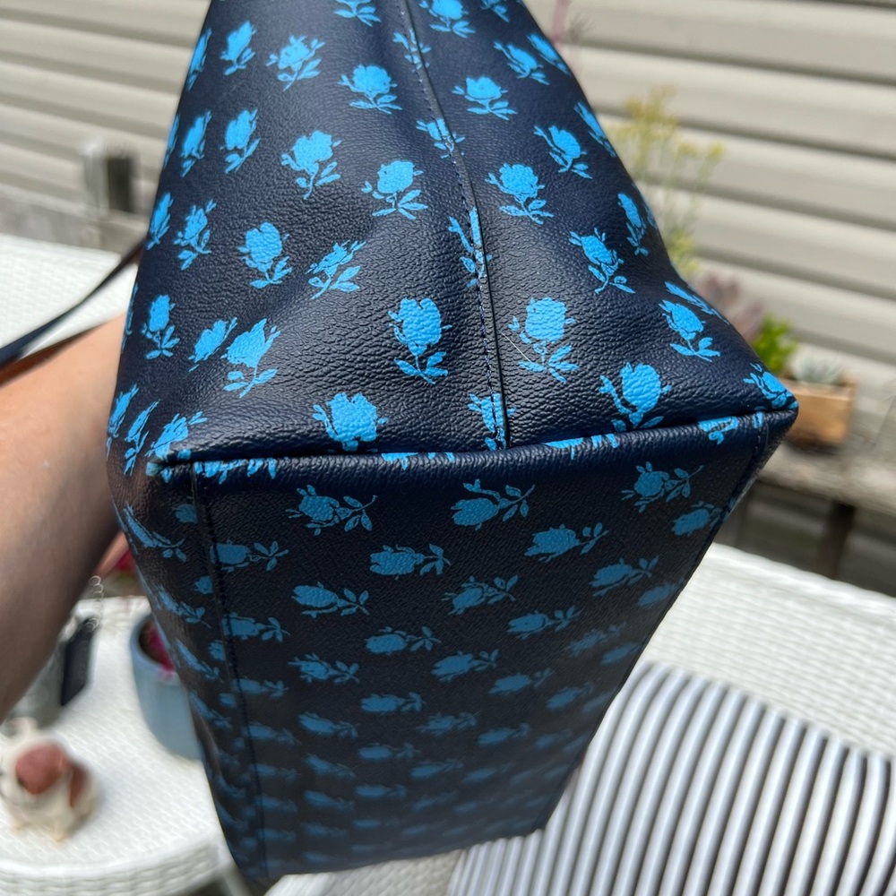 Coach City Zip Top Tote in Badlands Floral Print - Picture 8 of 16